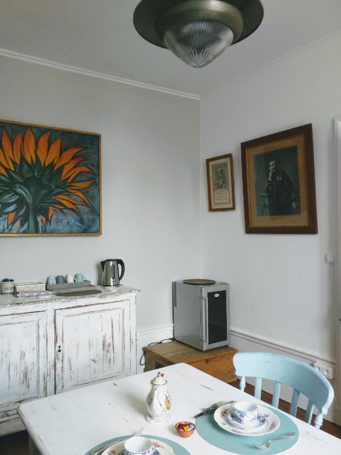 Bed and Breakfast Quai Des Fleurs Saint-Savinien Екстер'єр фото